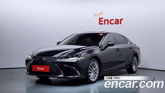 Lexus ES300h, 2024