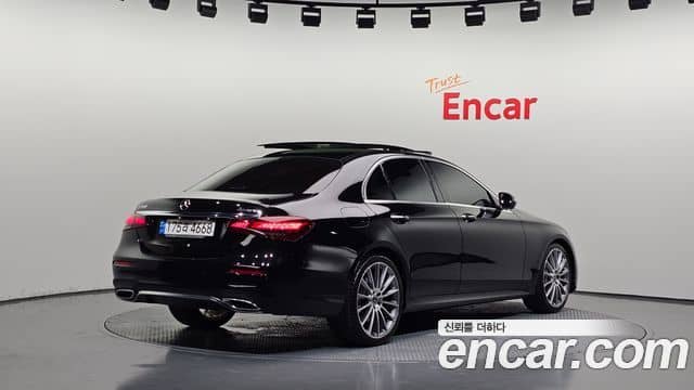 Mercedes-Benz E-Class, 2022