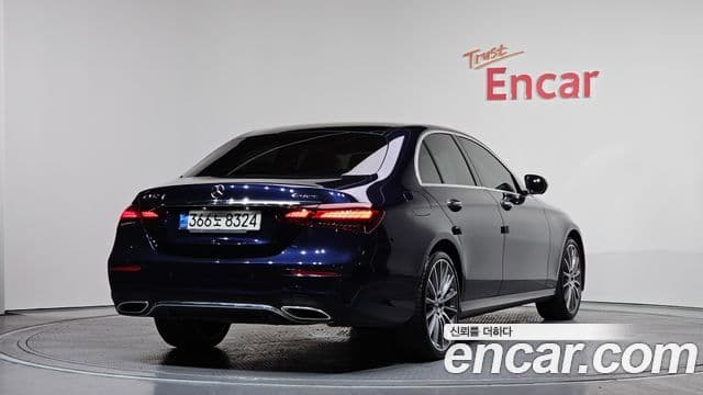 Mercedes-Benz E-Class 2022 — Фото 2/20