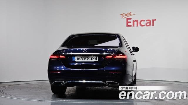 Mercedes-Benz E-Class 2022 — Фото 4/20