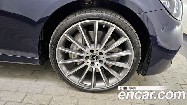Mercedes-Benz E-Class 2022 — Фото 5/20