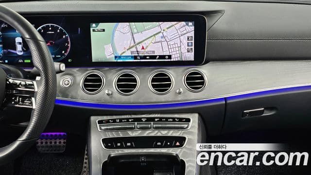 Mercedes-Benz E-Class 2022 — Фото 14/20