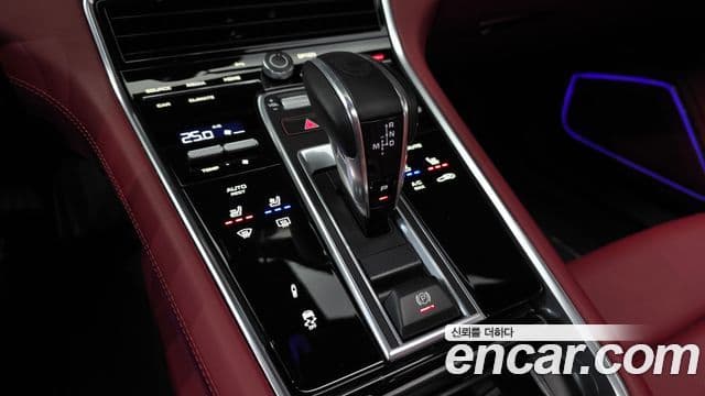 Porsche Panamera 2023 — Şəkil 9/20