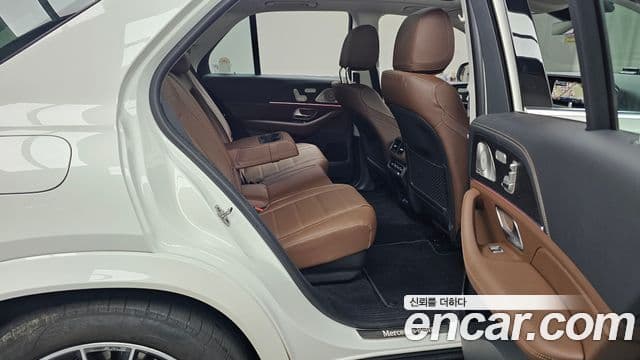 Mercedes-Benz GLE-Class 2025 — ფოტო 12/20