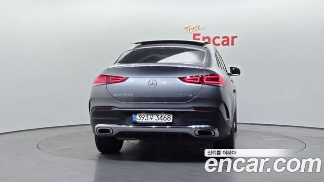 Mercedes-Benz GLE-Class 2021 — ფოტო 4/20