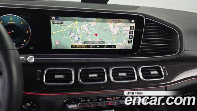 Mercedes-Benz GLE-Class 2021 — ფოტო 14/20