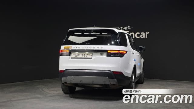 Land Rover Discovery 5 2019 — Фото 4/20