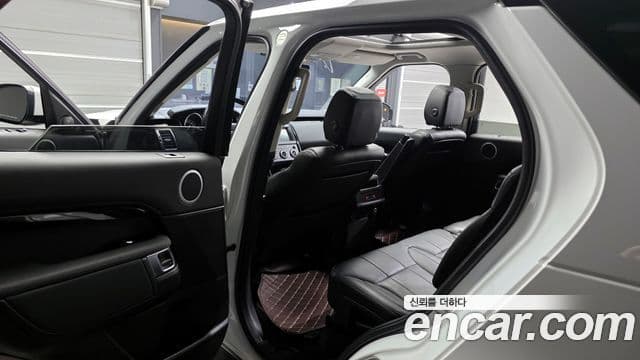 Land Rover Discovery 5 2019 — Фото 11/20