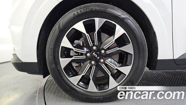 Kia Carnival 2021 — ფოტო 5/20