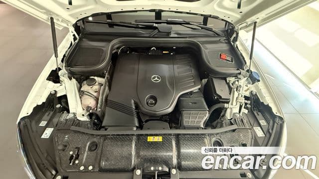 Mercedes-Benz GLE-Class 2025 — ფოტო 8/19
