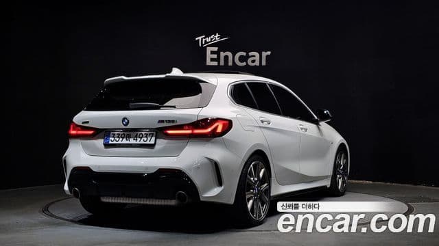 BMW 1 Series 2023 — Şəkil 2/20