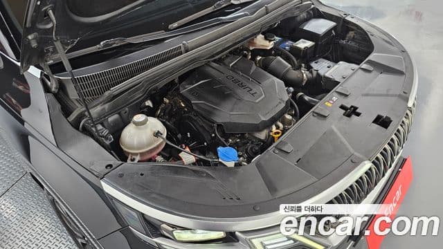Kia Carnival 2021 — ფოტო 6/20