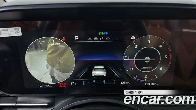 Kia Carnival 2021 — ფოტო 8/20