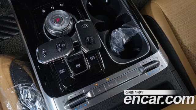 Kia Carnival 2021 — ფოტო 9/20