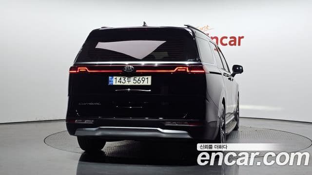 Kia Carnival 2021 — ფოტო 3/20