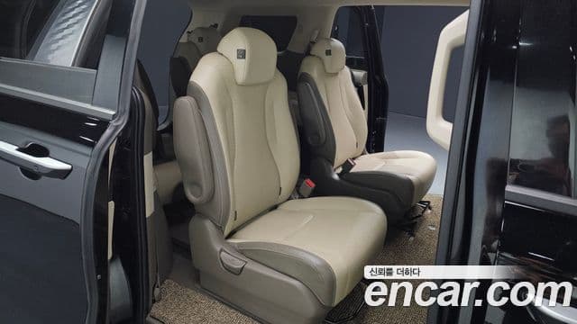 Kia Carnival 2021 — ფოტო 12/20