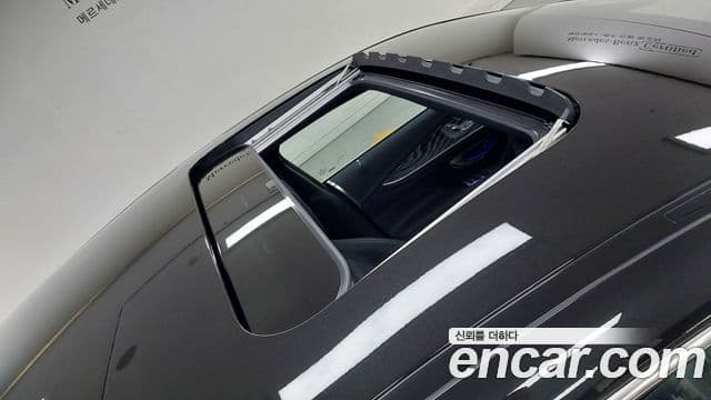 Mercedes-Benz AMG GT 2025 — Фото 11/17