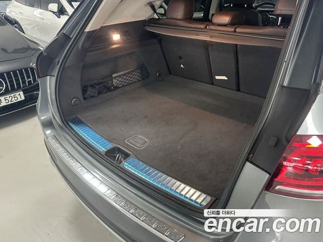 Mercedes-Benz GLE-Class 2020 — ფოტო 11/17
