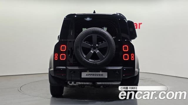 Land Rover Defender 2026 — Фото 6/20
