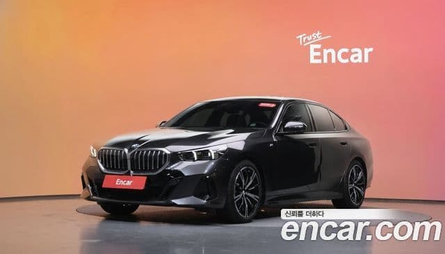 BMW 5 Series 2024 — ფოტო 1/20