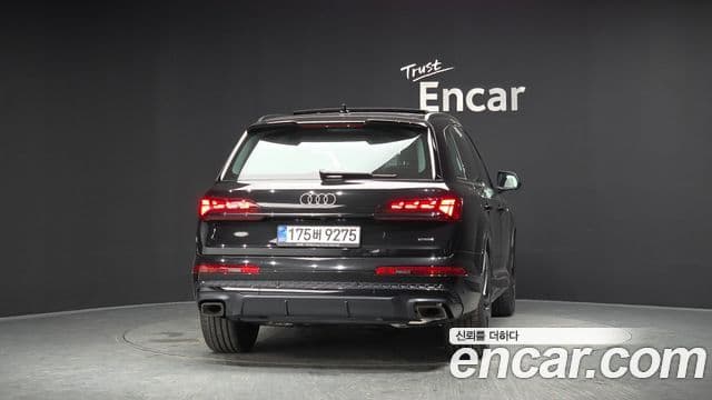 Audi Q7 2026 — Фото 4/20