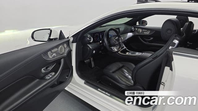 Mercedes-Benz E-Class 2021 — Фото 10/20