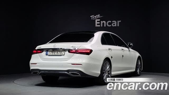 Mercedes-Benz E-Class 2021 — ფოტო 2/20