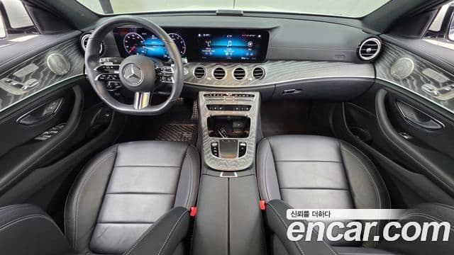 Mercedes-Benz E-Class 2021 — ფოტო 7/20