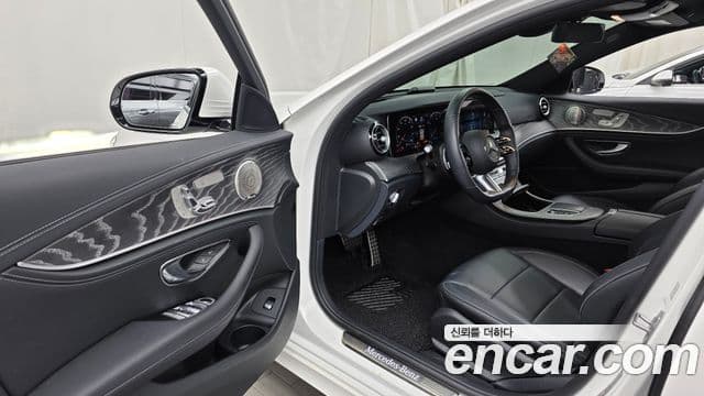 Mercedes-Benz E-Class 2021 — ფოტო 10/20