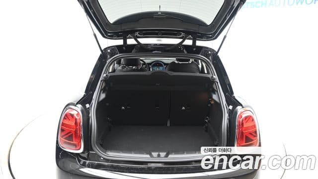 Mini Cooper 2022 — Фото 19/20
