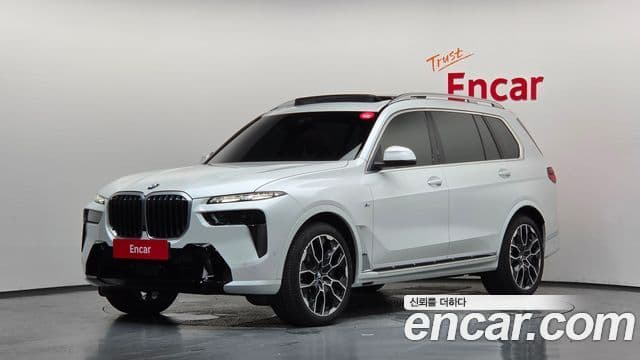 BMW X7 2025 — Фото 1/20