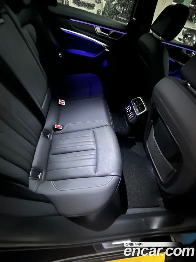 Audi A6 2021 — ფოტო 4/18