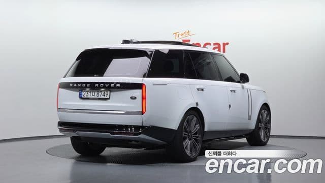Land Rover Range Rover 2023 — Фото 2/20