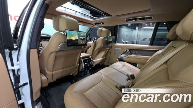 Land Rover Range Rover 2023 — Фото 18/20