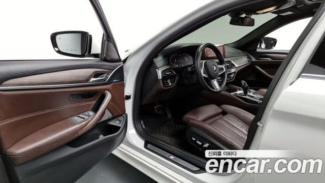 BMW 5 Series 2020 — Şəkil 10/20