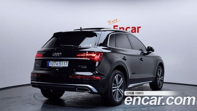 Audi Q5 2021 — ფოტო 2/20