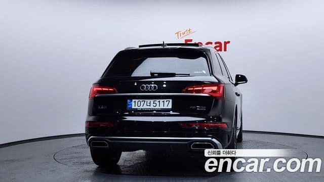 Audi Q5 2021 — ფოტო 4/20