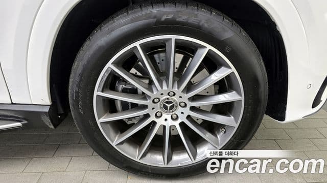 Mercedes-Benz GLE-Class 2025 — ფოტო 5/20