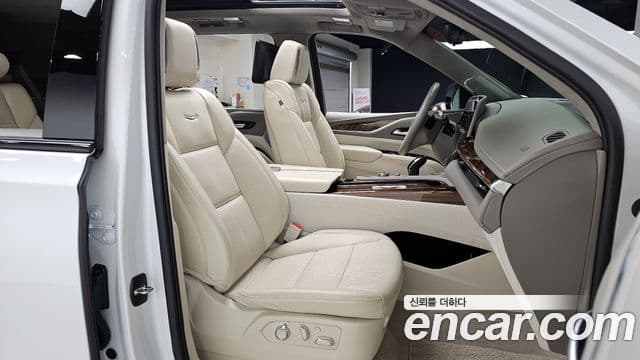 Cadillac Escalade 2023 — Фото 10/20