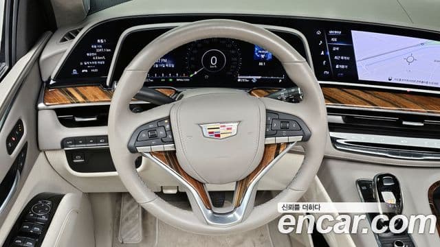 Cadillac Escalade 2023 — Фото 15/20