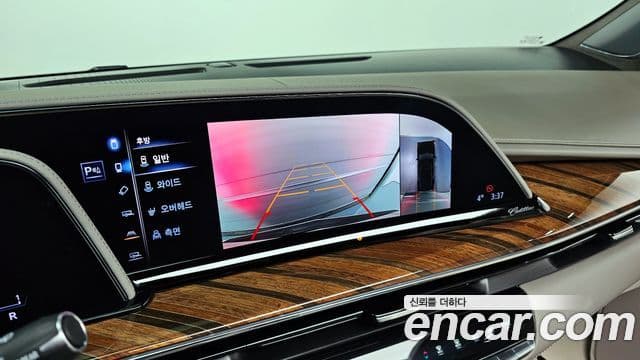 Cadillac Escalade 2023 — Фото 17/20