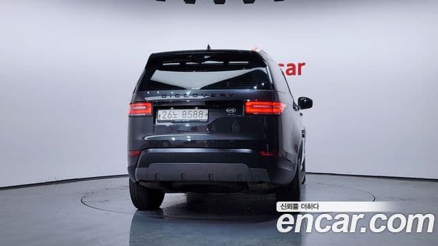 Land Rover Discovery 5 2019 — Фото 4/20