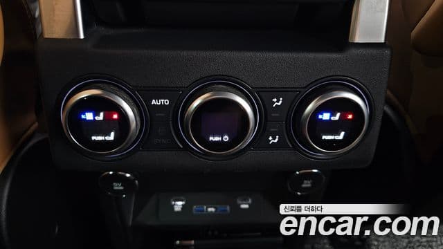 Land Rover Discovery 5 2019 — Фото 18/20