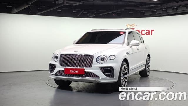 Bentley Bentayga 2022 — Фото 1/20