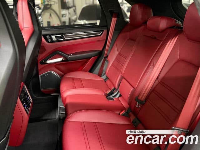 Porsche Cayenne 2022 — Фото 17/20