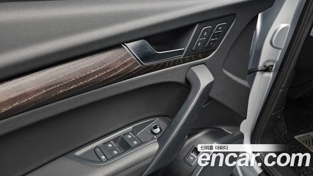 Audi Q5 2023 — ფოტო 17/20