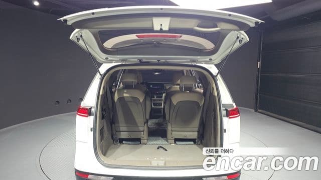 Kia Carnival 2020 — ფოტო 20/20