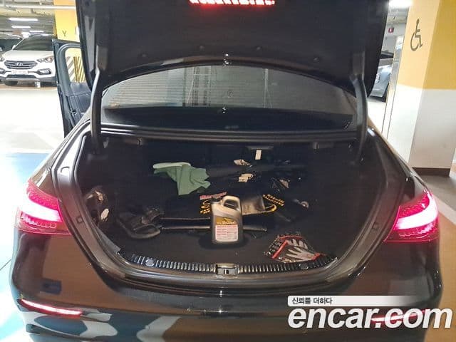 Mercedes-Benz E-Class 2021 — ფოტო 7/18