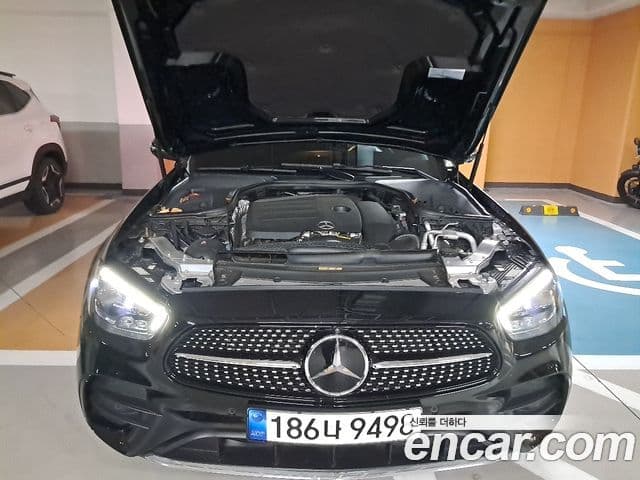 Mercedes-Benz E-Class 2021 — ფოტო 8/18