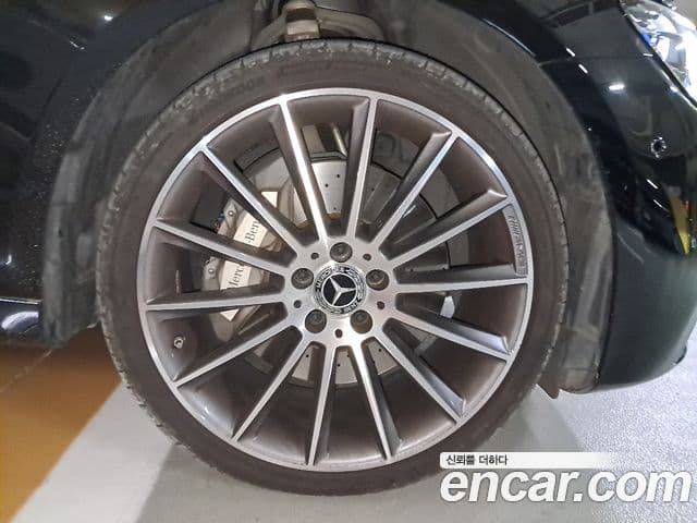 Mercedes-Benz E-Class 2021 — ფოტო 10/18